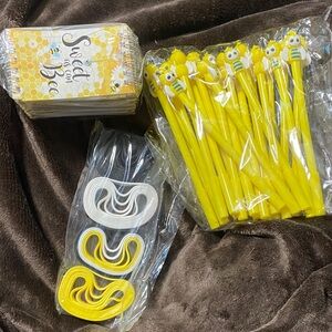 Sweet as can Bee Party Favor Set